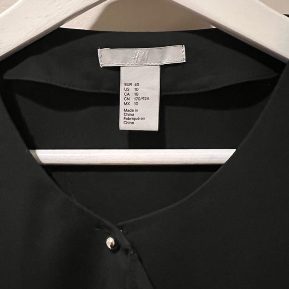 ✨2 for $10✨Black Long Sleeves Blouse - Picture 5 of 8